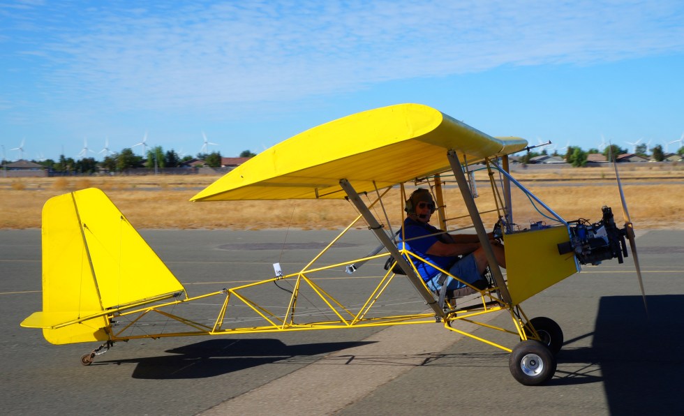 le-ul_yellow-r-side-taxi