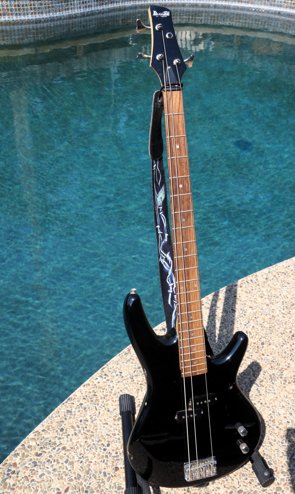 ibenez_4-string_bfor