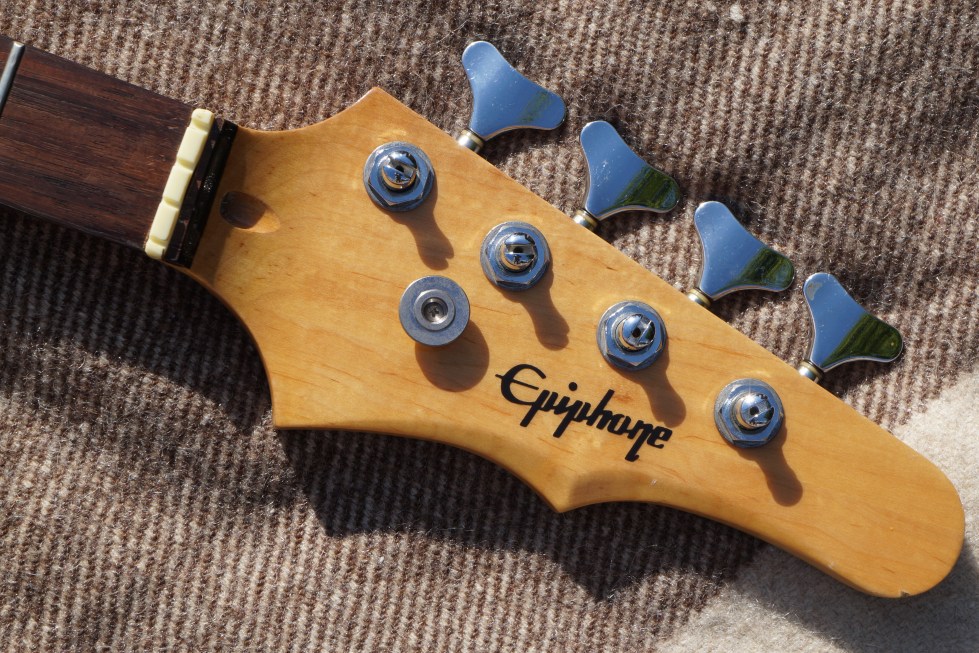 epi_accu_bass_hdstk-cln